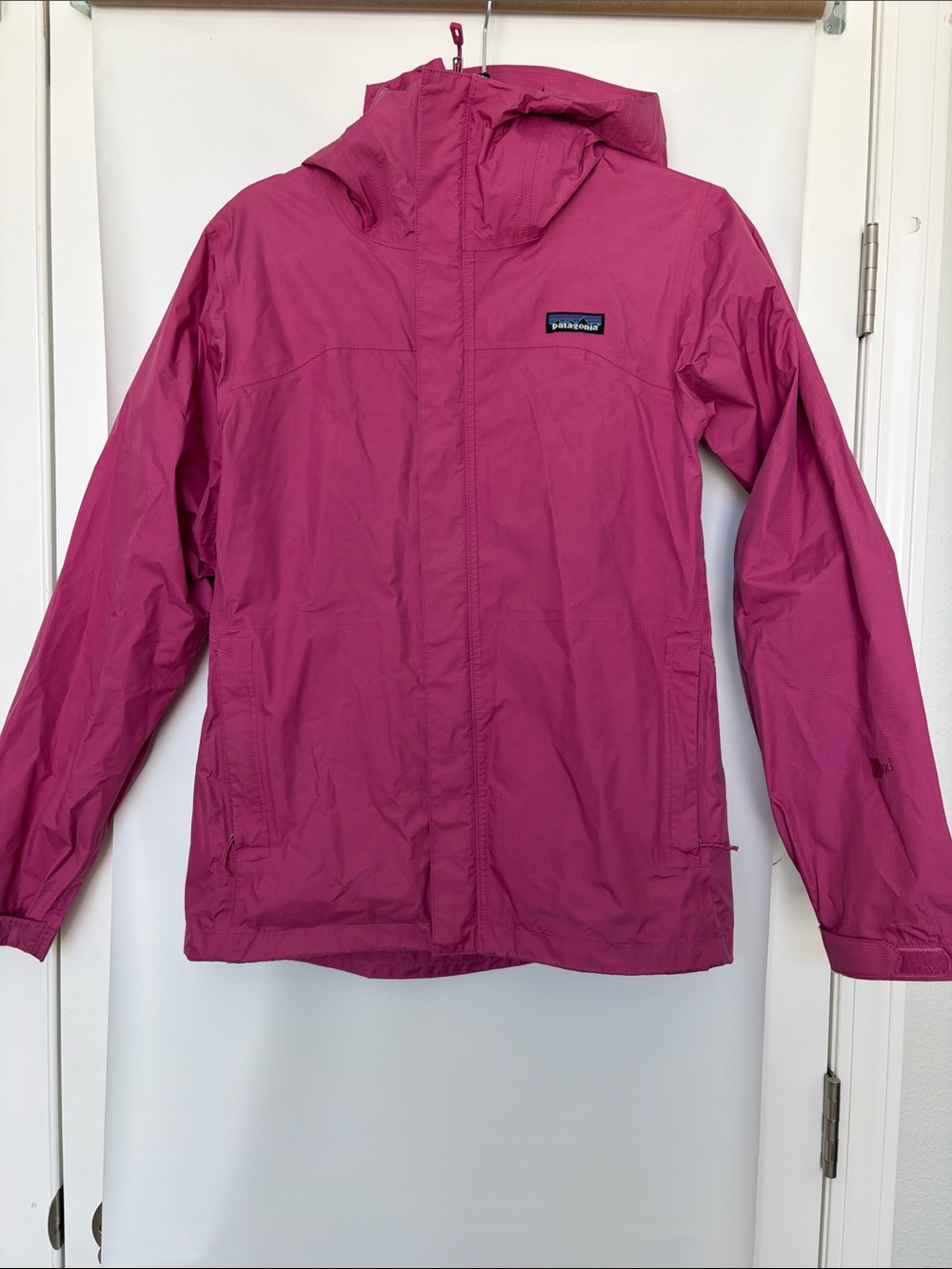 Patagonia Magenta Pink Hooded Rain Wind Jacket Shell M